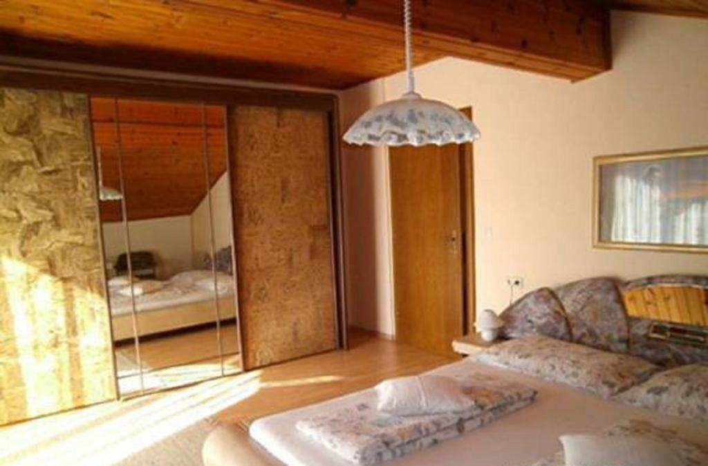 Haus Freitag Millstatt Oda fotoğraf